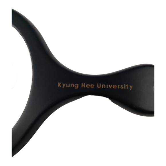 Kyung Hee University Branded Mirror in Pouch and Gift Box - Picture 4 of 8